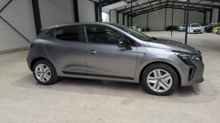 45949_p28 - RENAULT - CLIO 5 - 2025