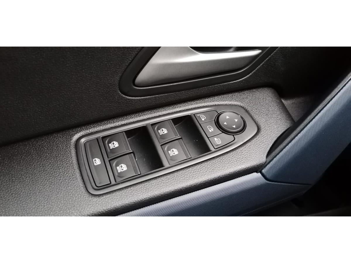 366989_p2 - DACIA - DUSTER - 2025 - photo 10