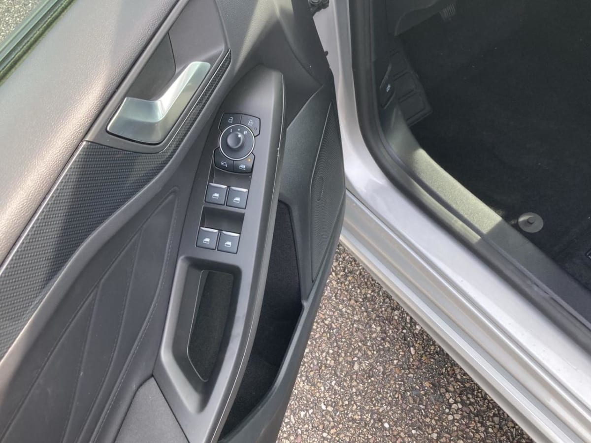 345581_p2 - FORD - FOCUS - 2025 - photo 9