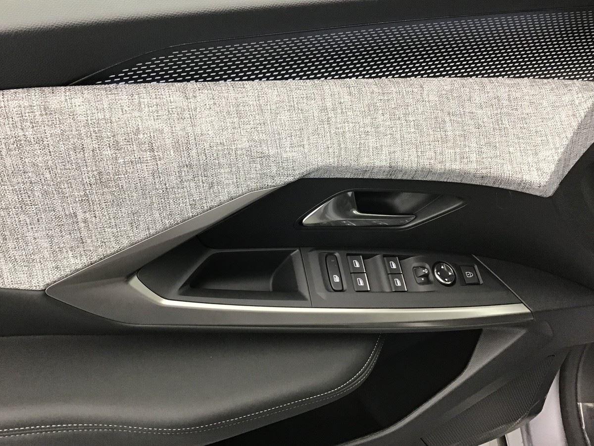 368670_p2 - PEUGEOT - 3008 - 2025 - photo 9