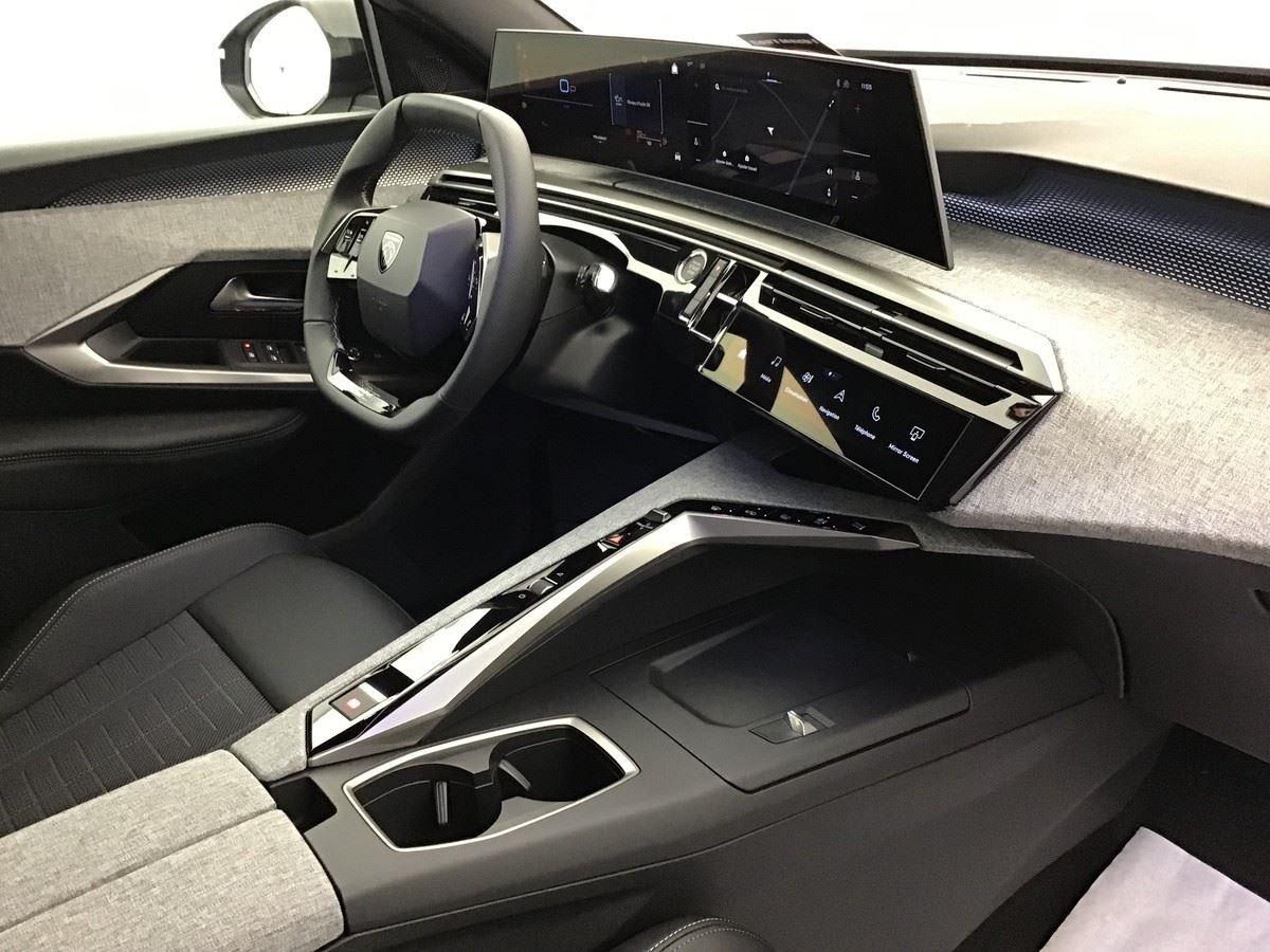 368673_p2 - PEUGEOT - 3008 - 2025 - photo 8