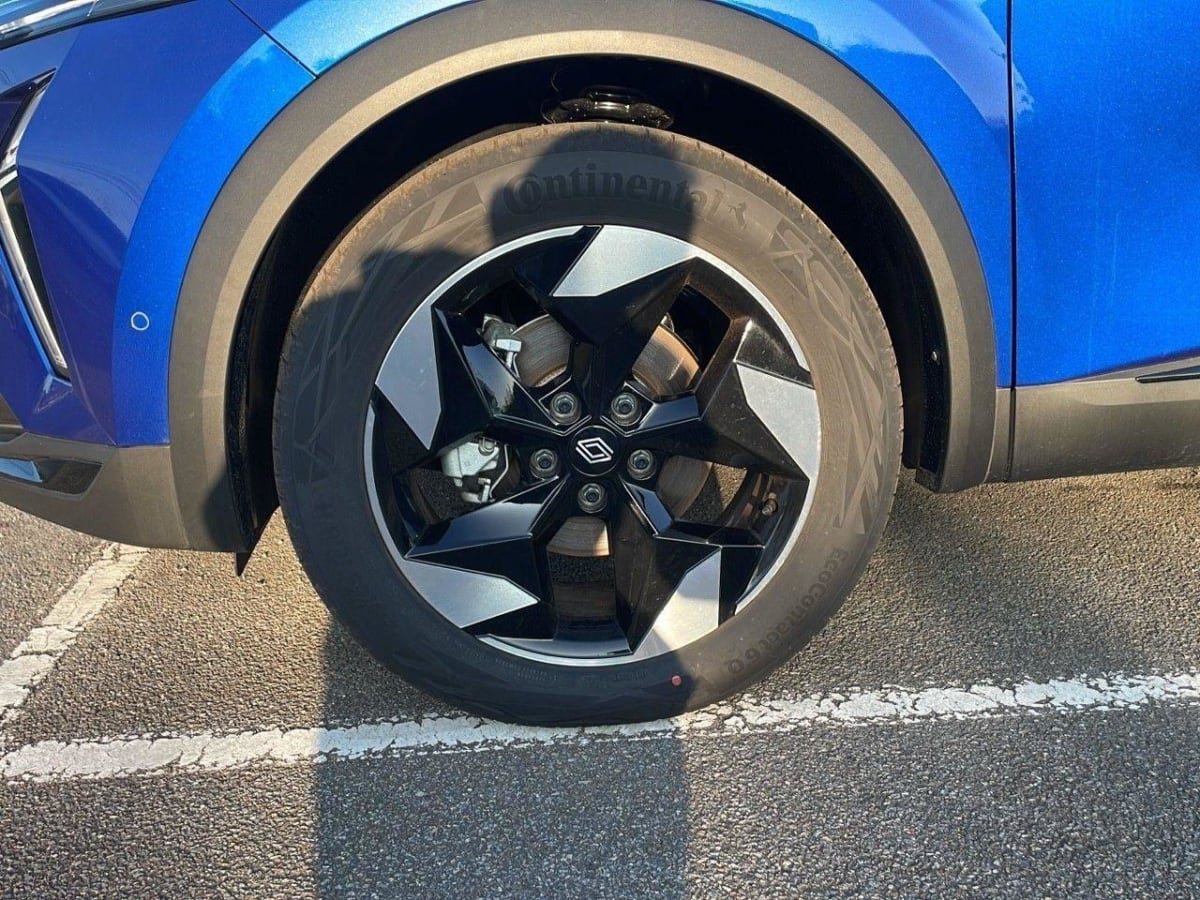 125036904_p2 - RENAULT - CAPTUR - 2025 - photo 9