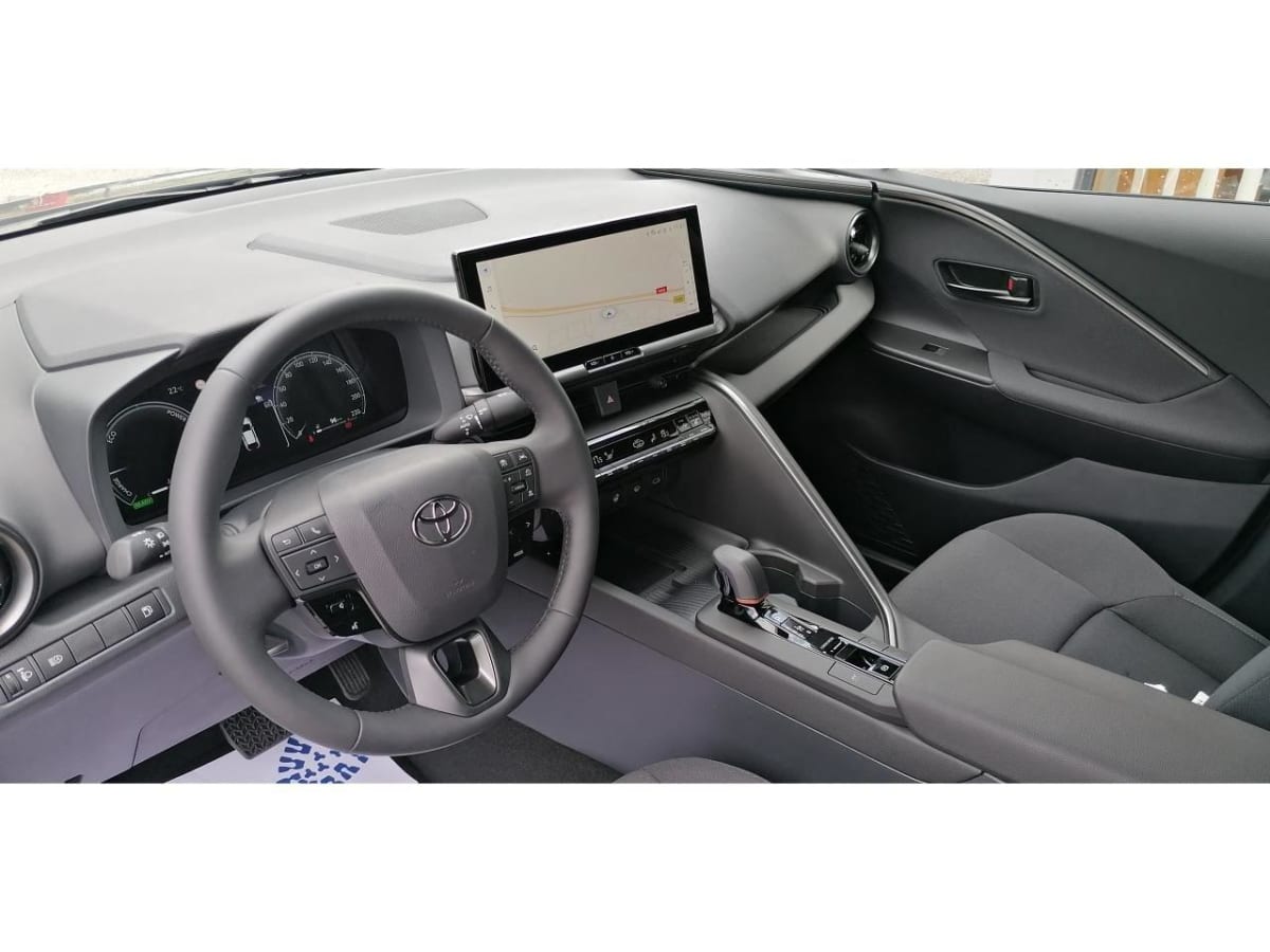 353157_p2 - TOYOTA - C HR - 2024 - photo 6