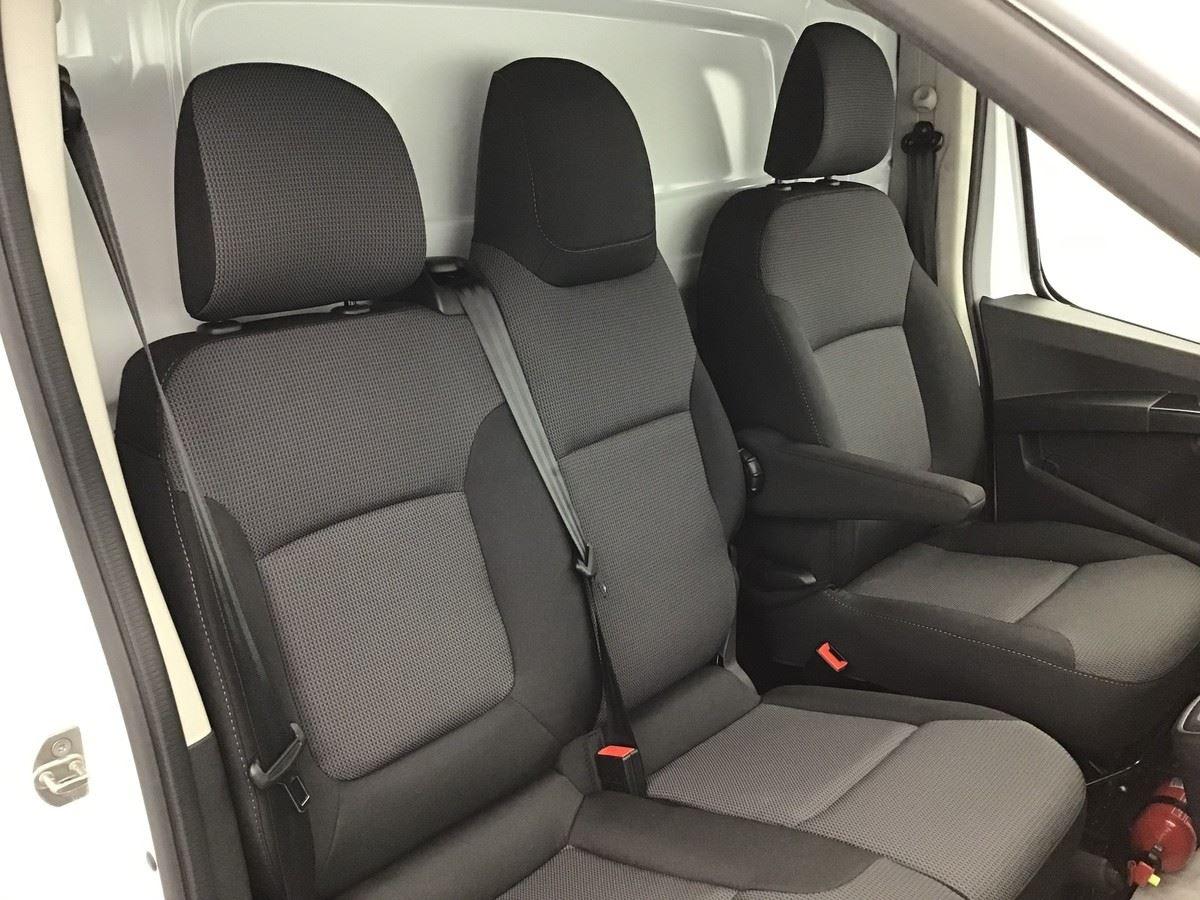 369817_p2 - RENAULT - TRAFIC - 2026 - photo 7