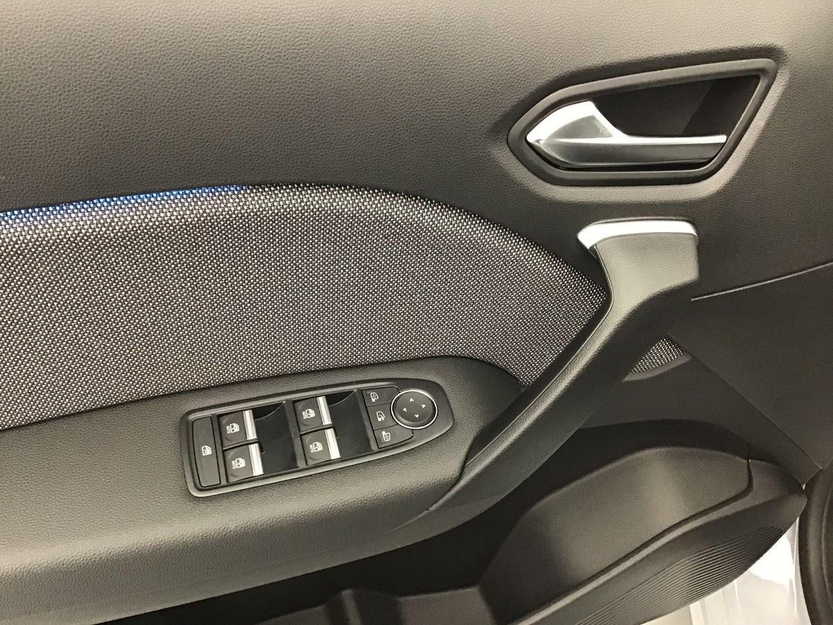 369832_p2 - RENAULT - CAPTUR - 2026 - photo 9