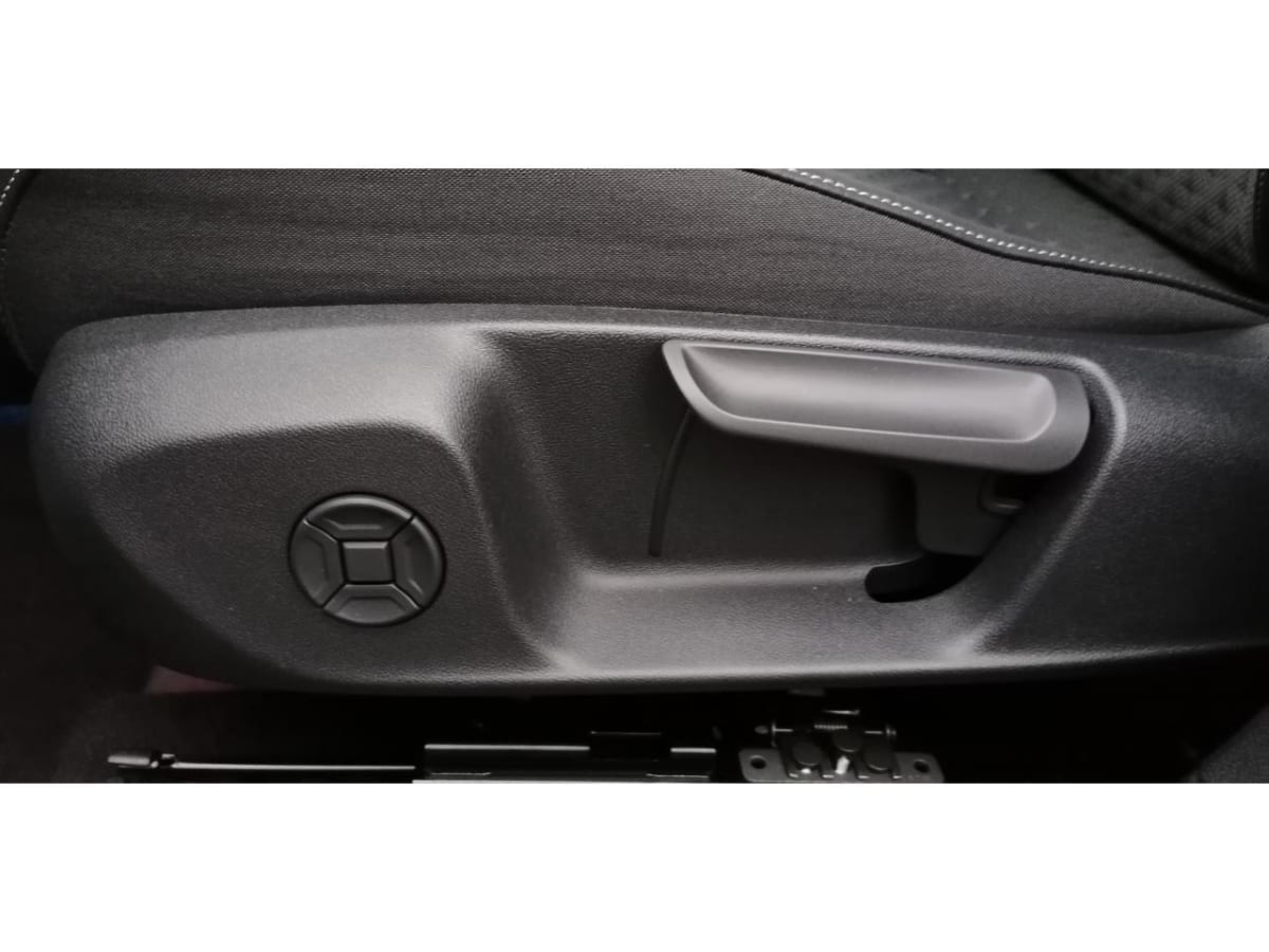 377818_p2 - VOLKSWAGEN - T ROC - 2026 - photo 5