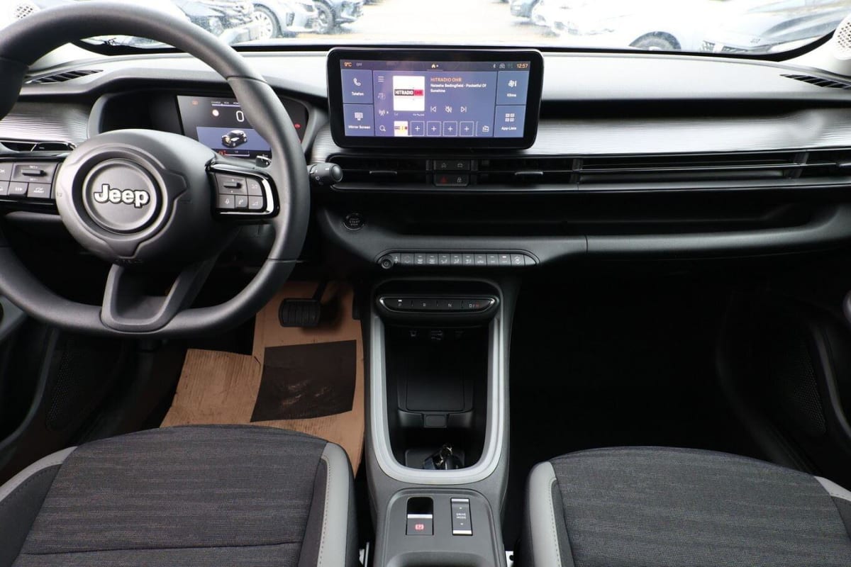 378400_p2 - JEEP - AVENGER - 2026 - photo 8