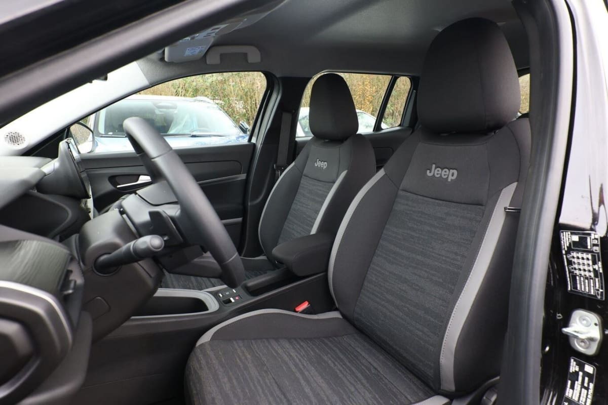 379425_p2 - JEEP - AVENGER - 2026 - photo 6