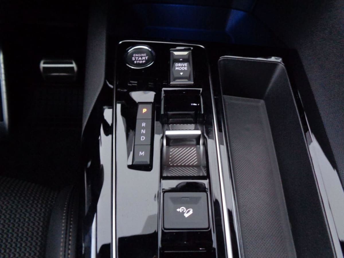 349898_p2 - PEUGEOT - 3008 - 2023 - photo 9