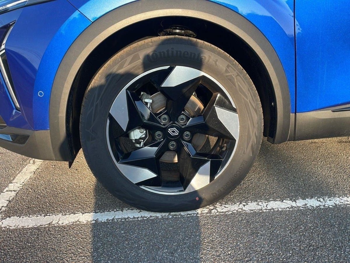 362826_p2 - RENAULT - CAPTUR - 2025 - photo 9